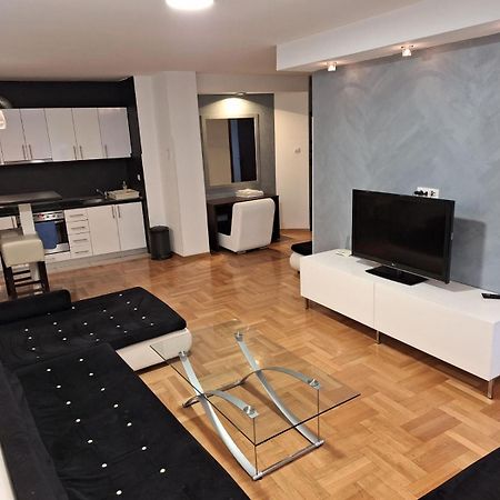Luks Apartment 巴尼西卢卡 外观 照片