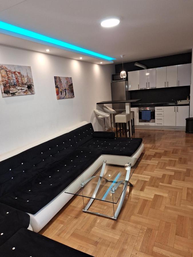 Luks Apartment 巴尼西卢卡 外观 照片