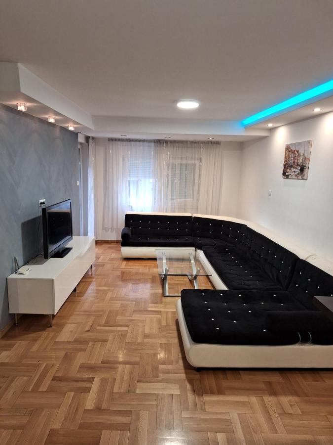 Luks Apartment 巴尼西卢卡 外观 照片