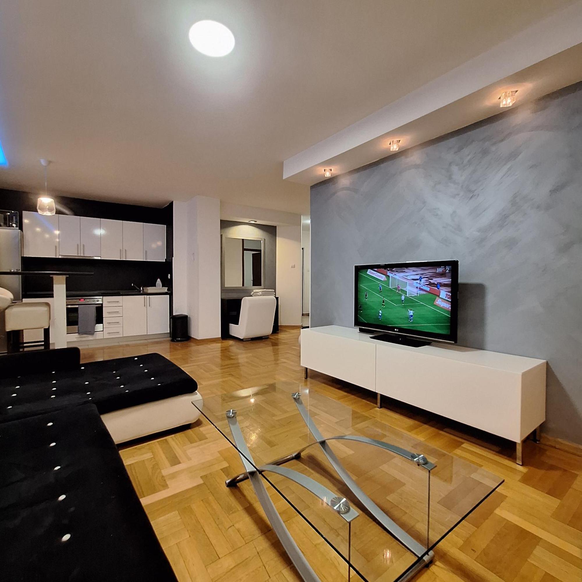 Luks Apartment 巴尼西卢卡 外观 照片