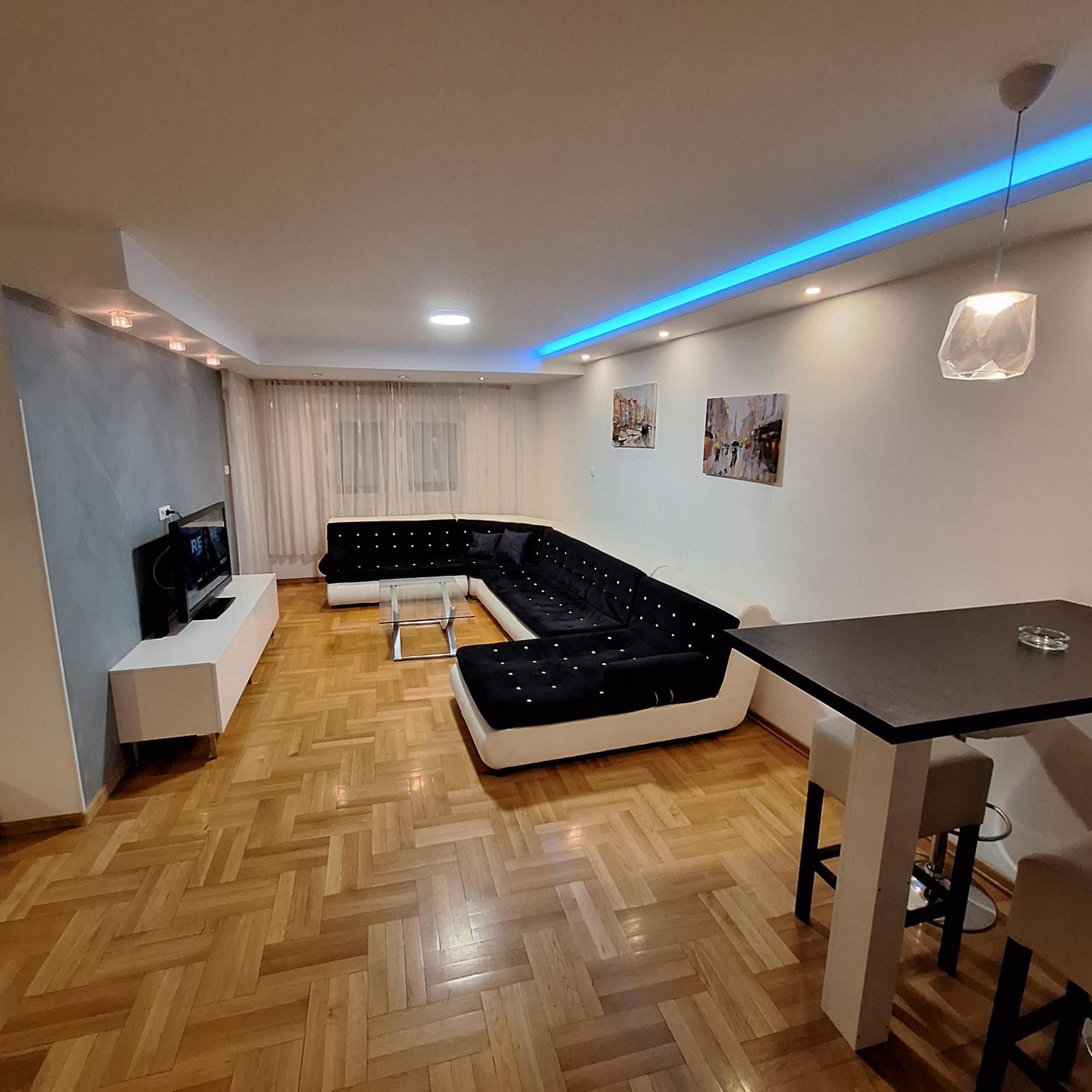 Luks Apartment 巴尼西卢卡 外观 照片