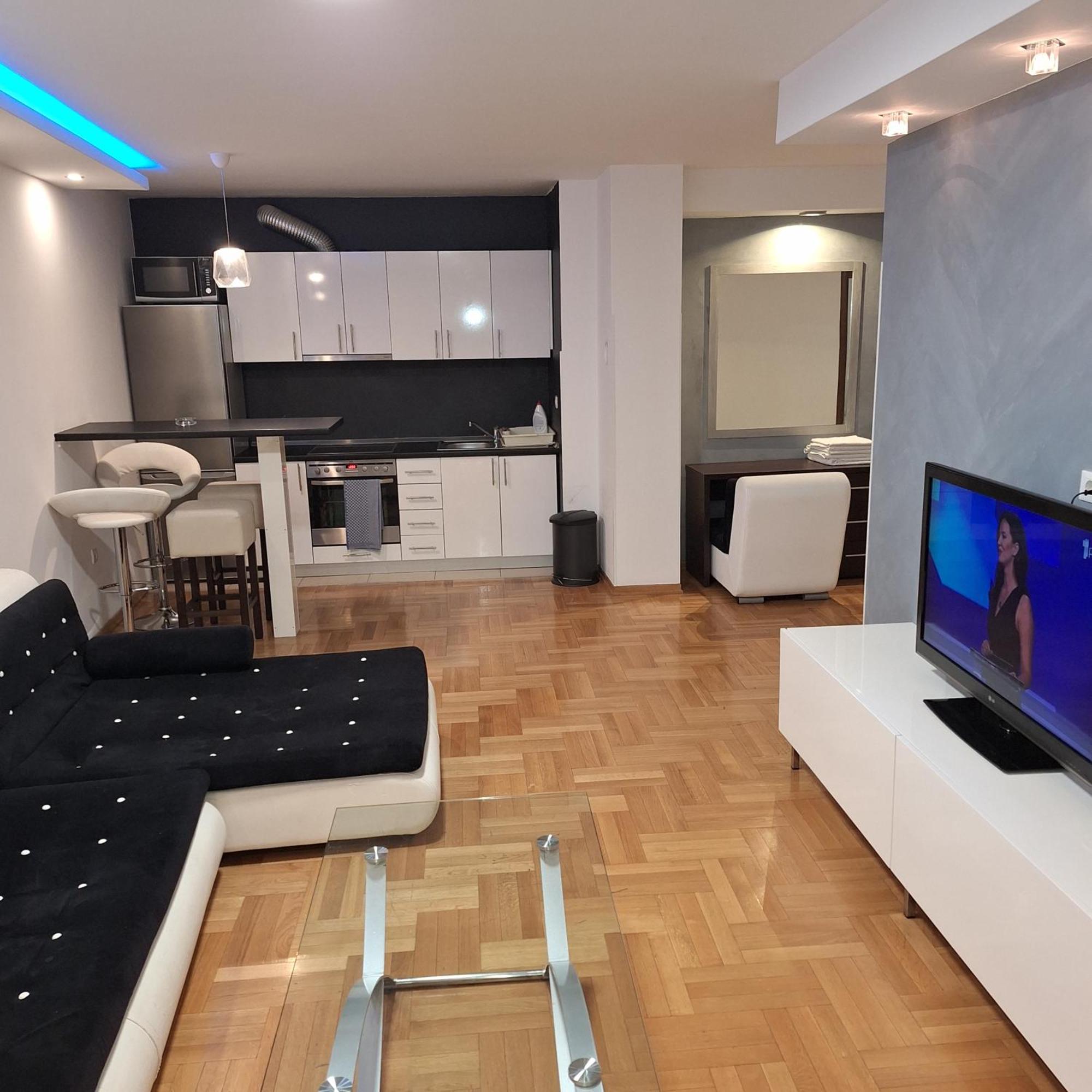 Luks Apartment 巴尼西卢卡 外观 照片