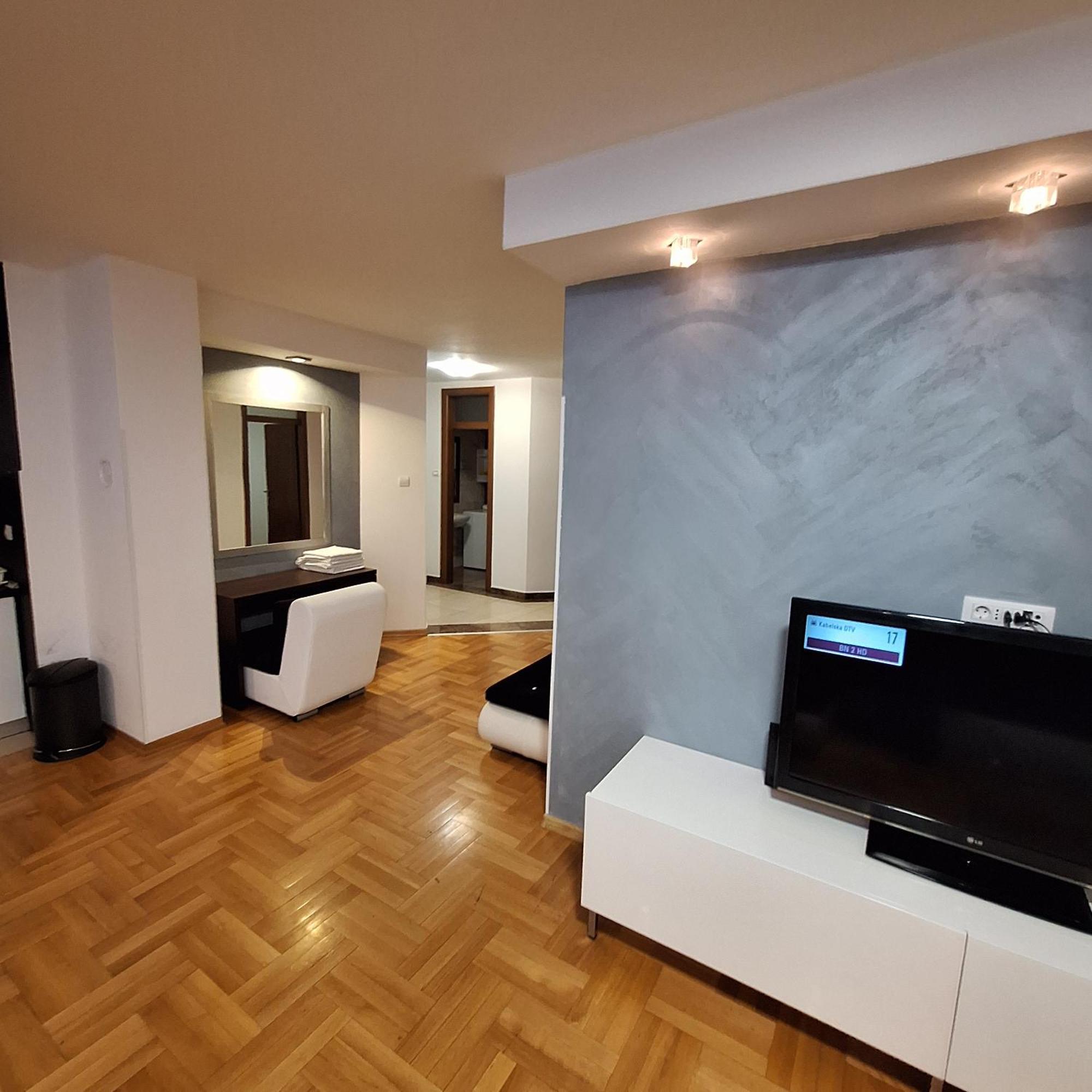 Luks Apartment 巴尼西卢卡 外观 照片
