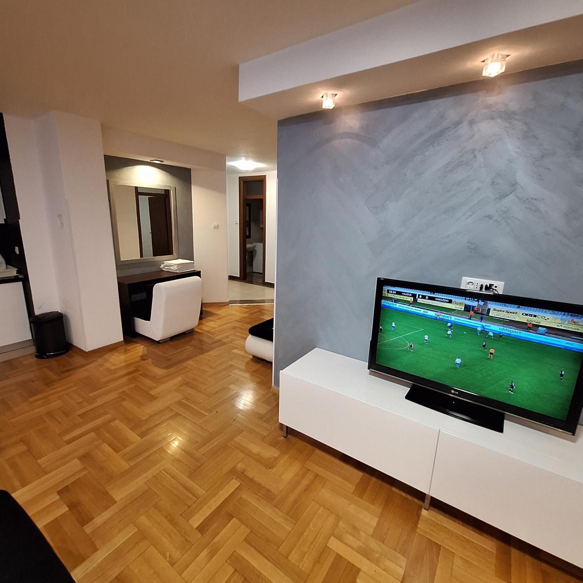Luks Apartment 巴尼西卢卡 外观 照片