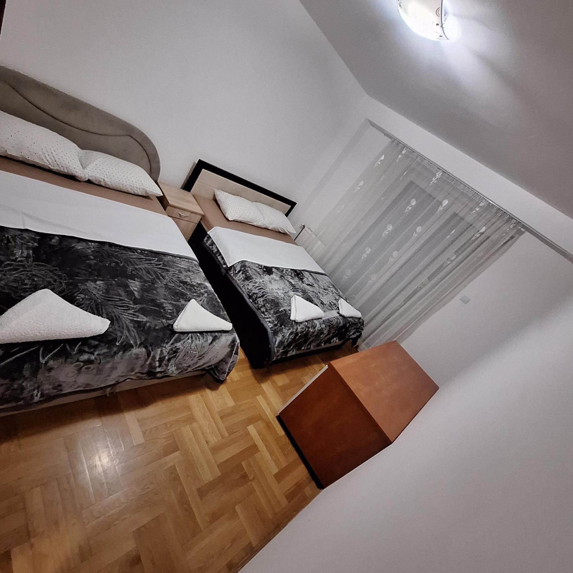 Luks Apartment 巴尼西卢卡 外观 照片