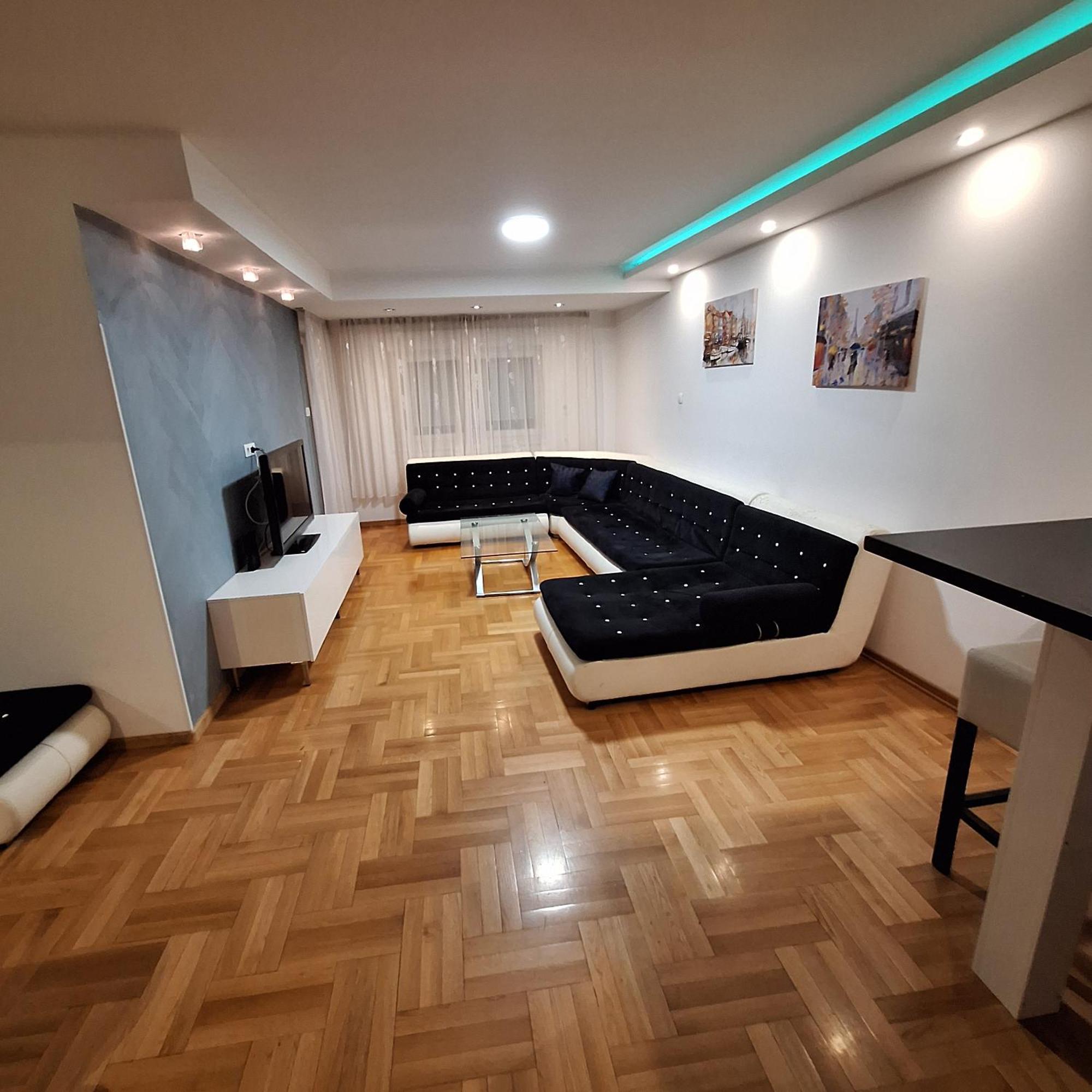 Luks Apartment 巴尼西卢卡 外观 照片