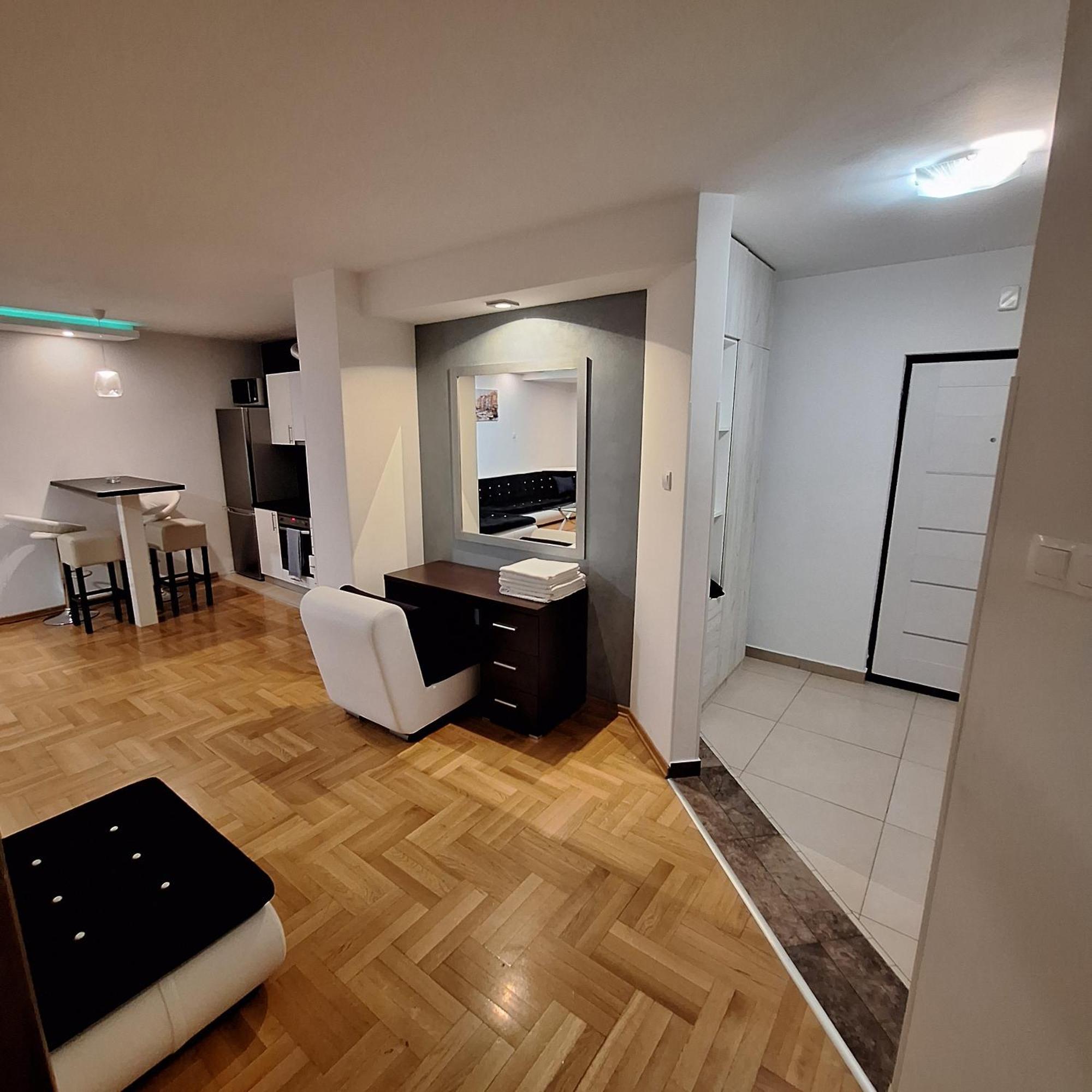 Luks Apartment 巴尼西卢卡 外观 照片